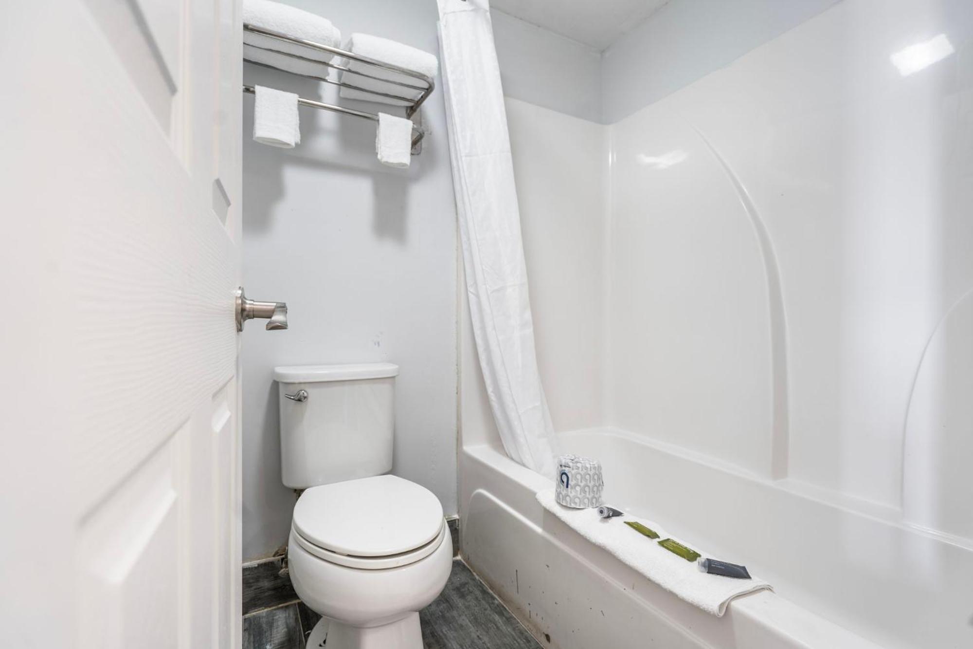 Budgetel Inns & Suites Augusta Downtown 706-945-1238 Kültér fotó