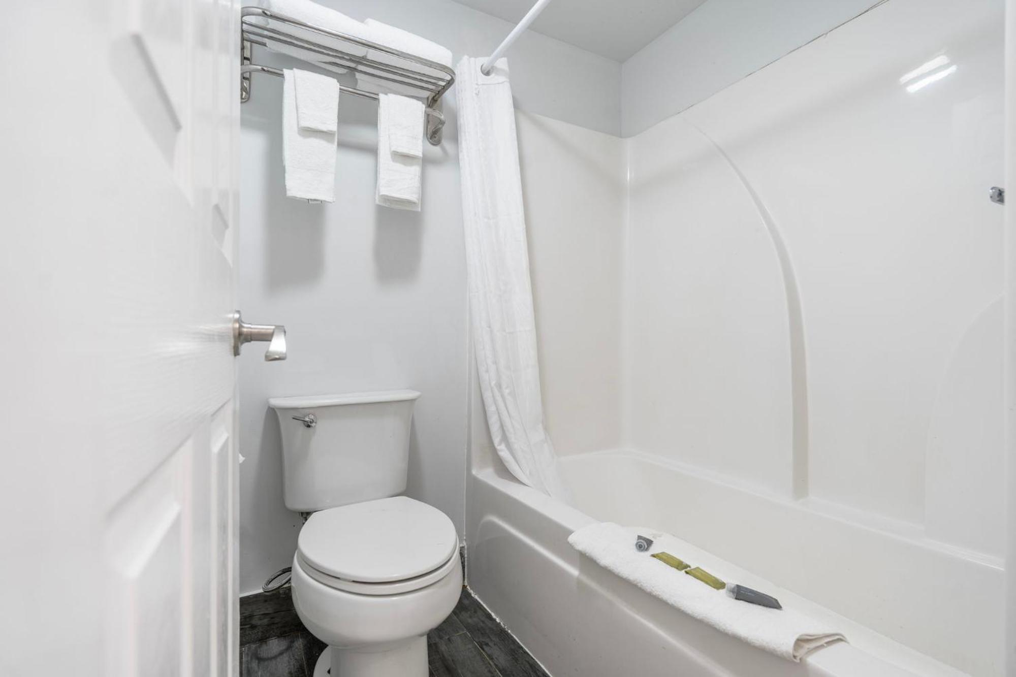 Budgetel Inns & Suites Augusta Downtown 706-945-1238 Kültér fotó